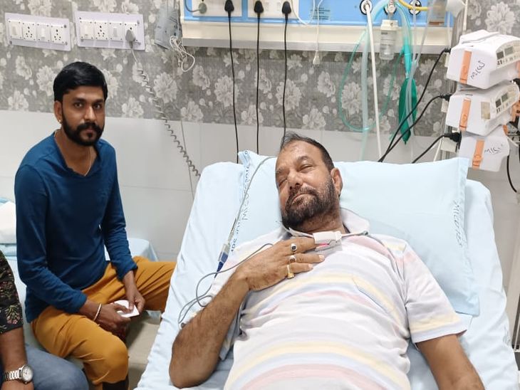 mla rakesh pareek admitted to sms hospital