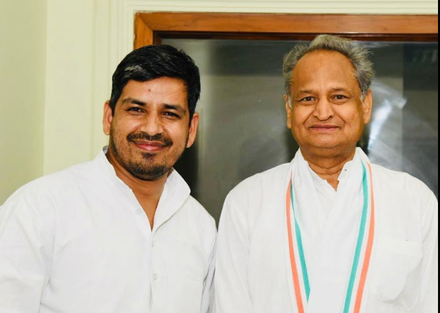 बसपा से कांग्रेस में आए विधायकों की मंत्री की दावेदारी(FILE PHOTO)