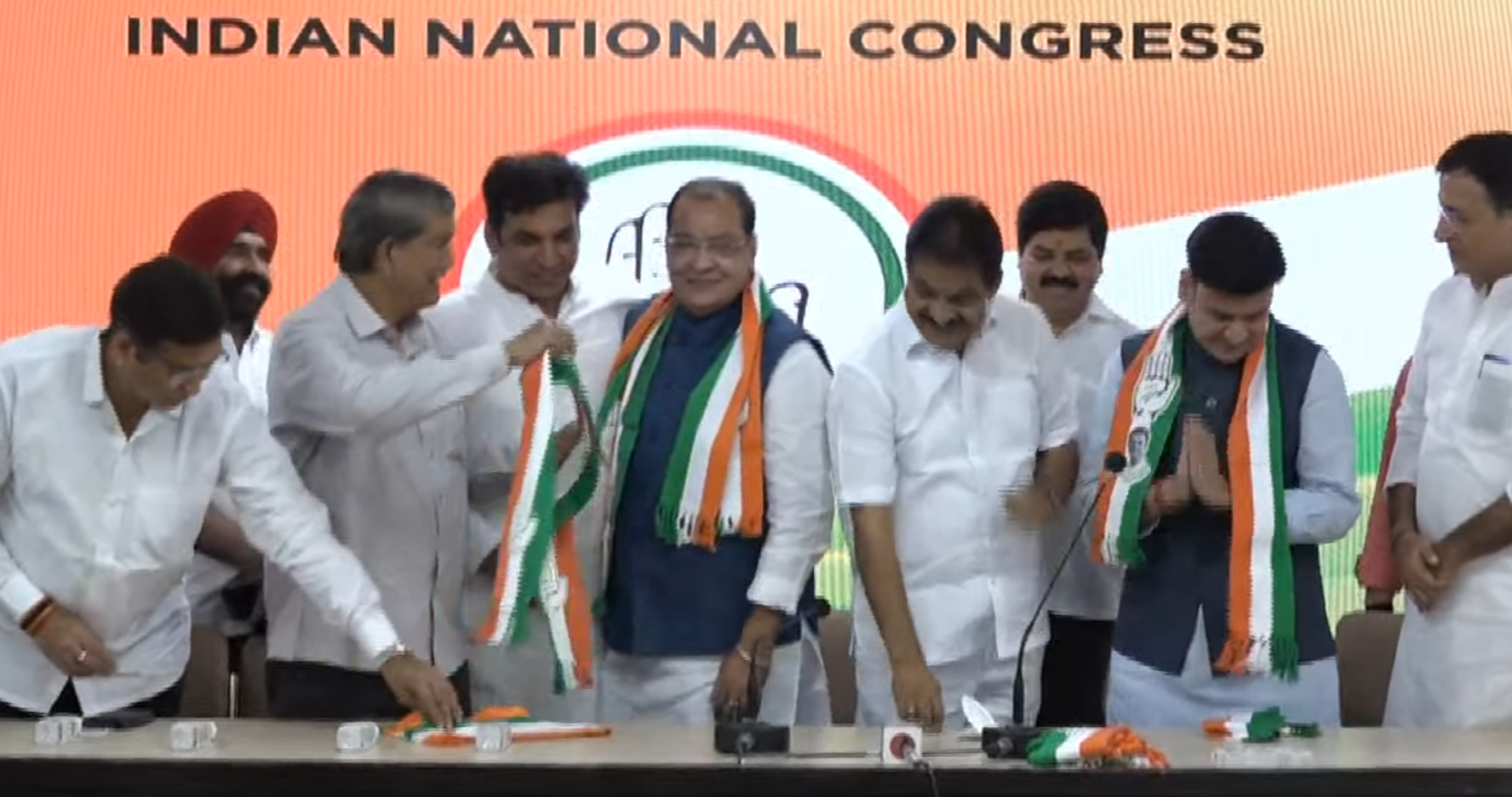 उत्तराखंड में भाजपा को तगड़ा झटका