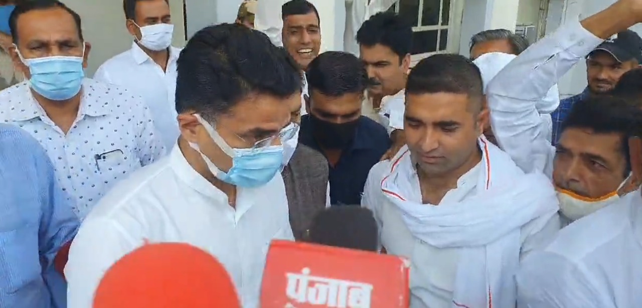 जोधपुर पहुंचे पायलट का जोरदार स्वागत