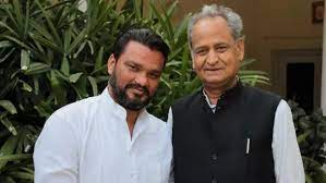 फोन टेपिंग मामले में बढ़ी सीएम के OSD लोकेश शर्मा की मुश्किलें! (FILE PHOTO)