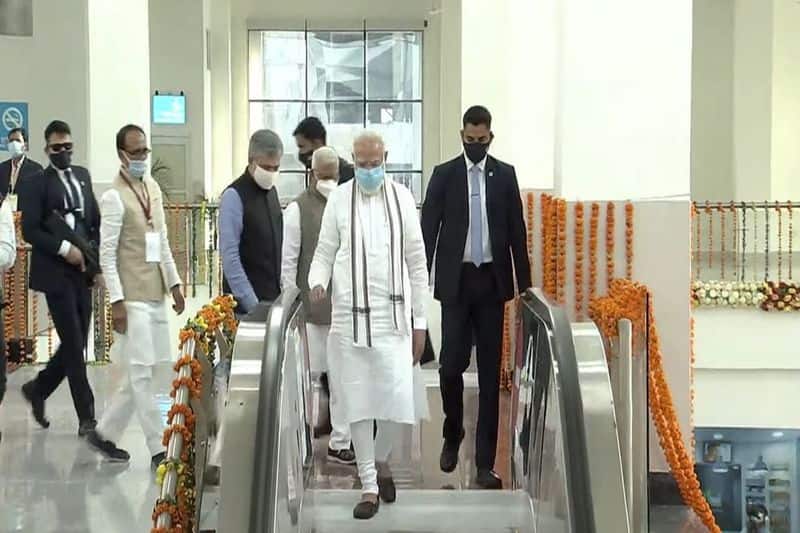 पीएम मोदी ने किया रानी कमलापति रेलवे स्टेशन(हबीबगंज) का लोकार्पण 