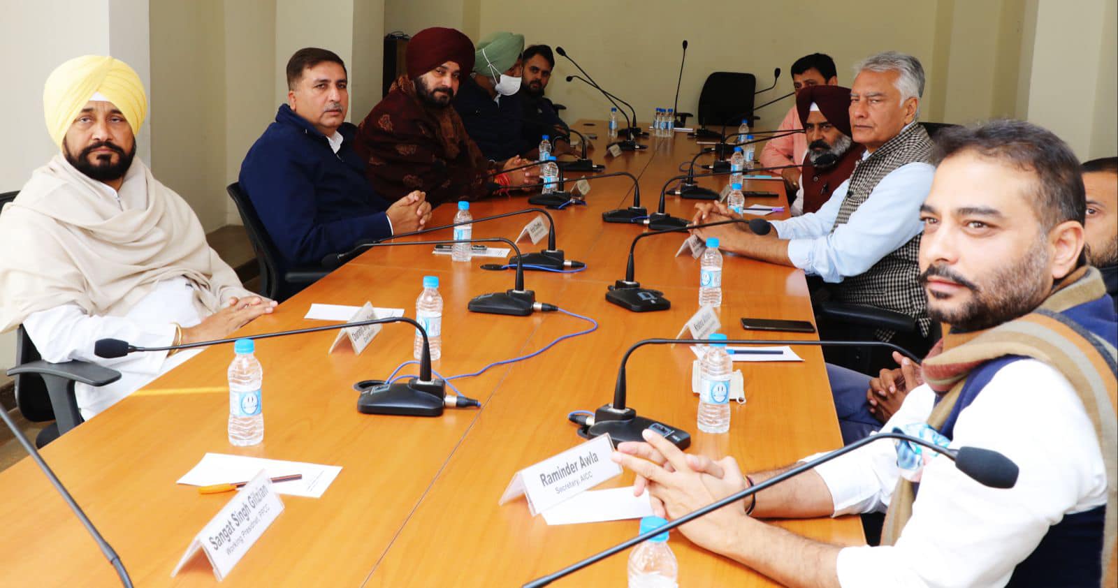 प्रभारी चौधरी ने ली चुनाव प्रचार समिति की बैठक, फिर से कांग्रेस की सरकार बनाने का दोहराया संकल्प