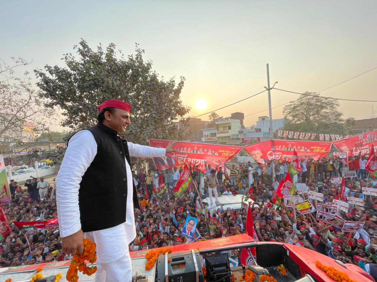 अखिलेश का BJP पर हमला- अजय मिश्रा को करें बर्खास्त