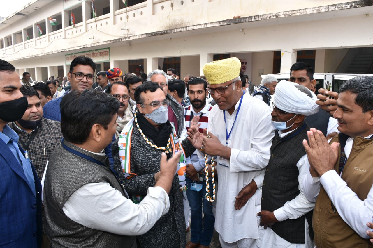 हम गांधी को मानने वाले सत्यवादी और भाजपा गोडसे को मानने वाली सत्ताग्रही पार्टी- माकन