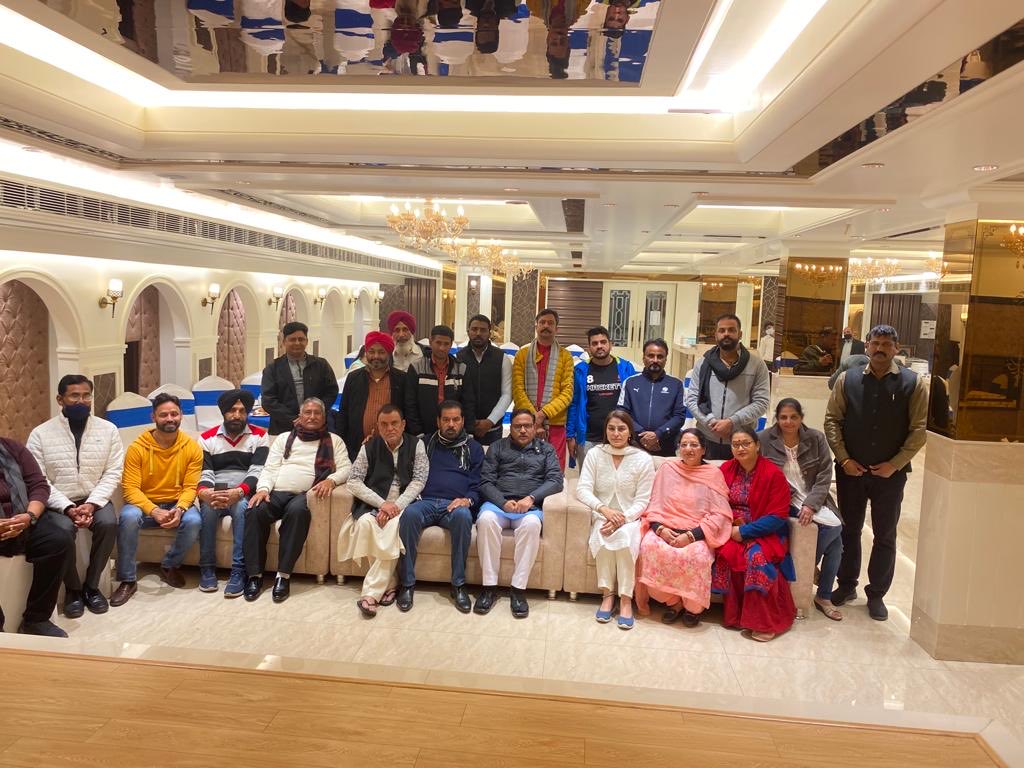 जयपुर में फिर हुई सियासी बाड़ाबंदी