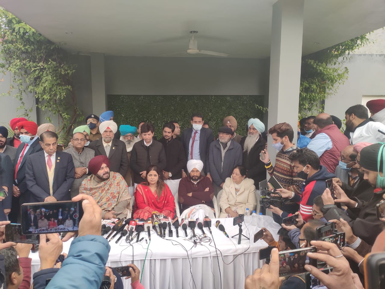 सोनू सूद की बहन मालविका कांग्रेस में शामिल