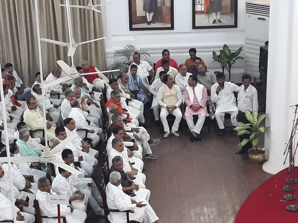 बिहार के सियासी दिग्गज कोरोना की जद में