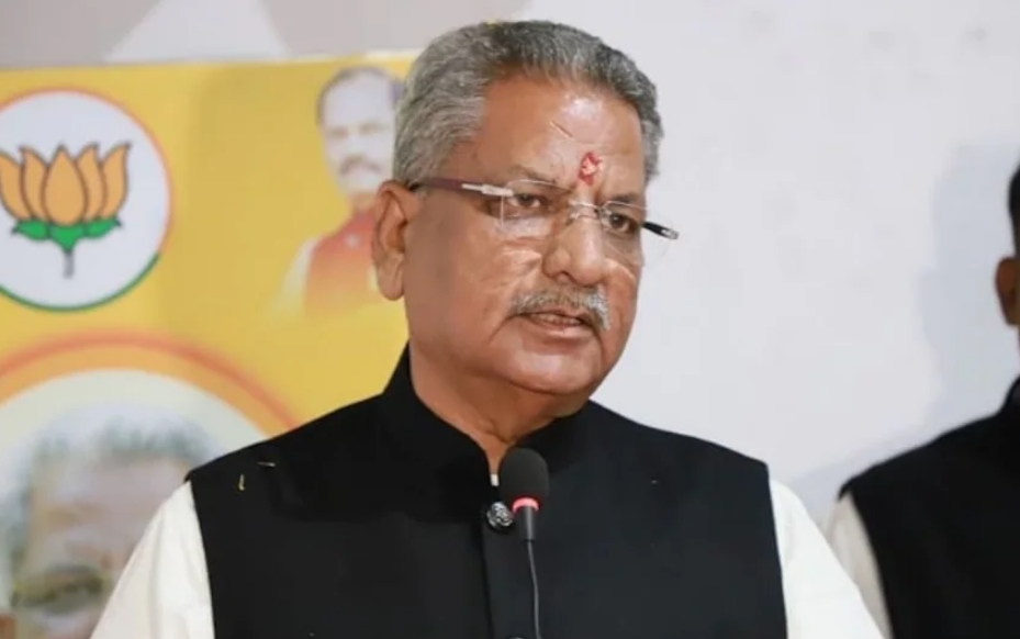 Gehlot feels that if you abuse the Sangh, the numbers will increase in Delhi, were you sleeping when Rahul was counting? - Mathur