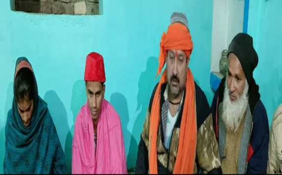 घर से भागे प्रेमी-जोड़े के लिए BJP विधायक ने बिठाई पंचायत