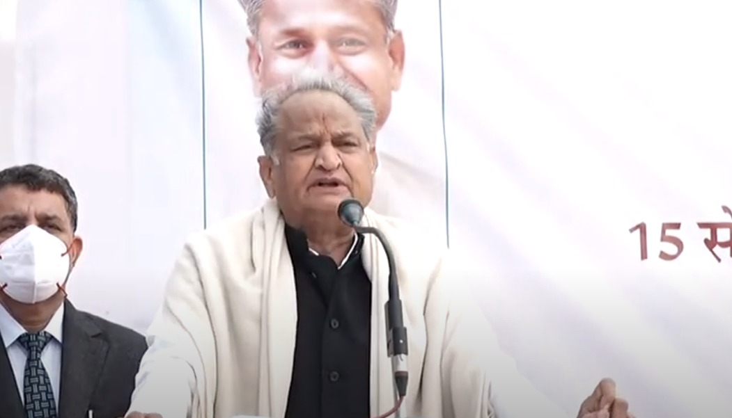 बच्चों के वैक्सनीनेशन की हमने की थी मांग, PM को माननी पड़ी हमारी बात, बूस्टर डोज के लिए बनाएंगे दबाव- सीएम