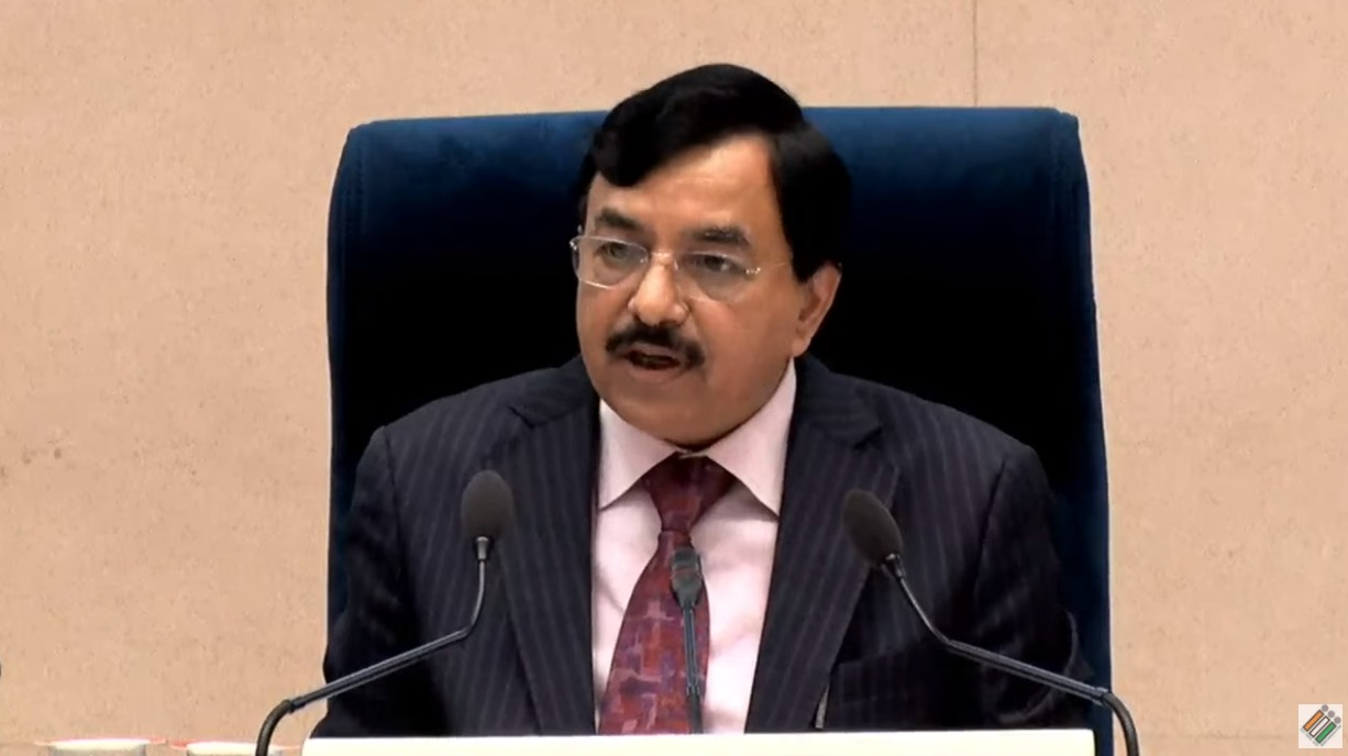 कोरोना को देखते हुए चुनाव आयोग का बड़ा फैसला