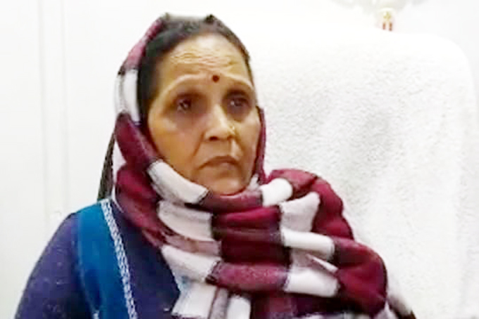 गैंगस्टर दुबे की सास को सपा ने दिया टिकट का ऑफर