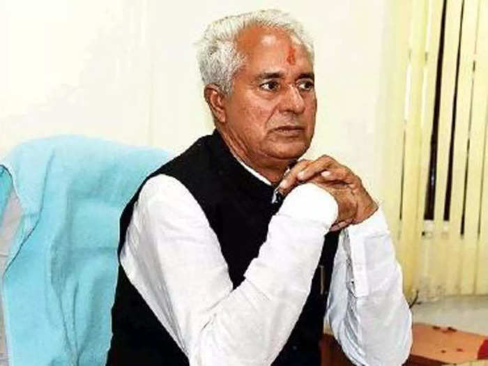 मंत्रिपरिषद की बैठक में फूटा मंत्री जी का दर्द