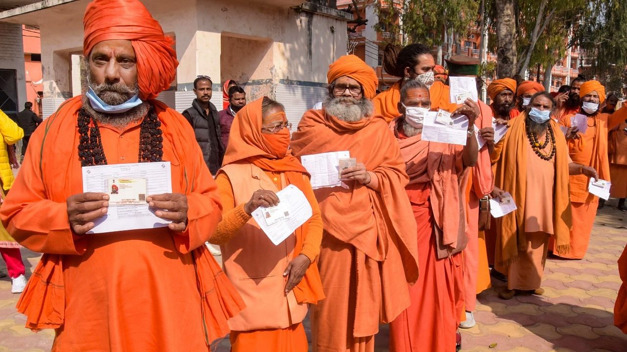 UP में 3 बजे तक हुई 46% वोटिंग