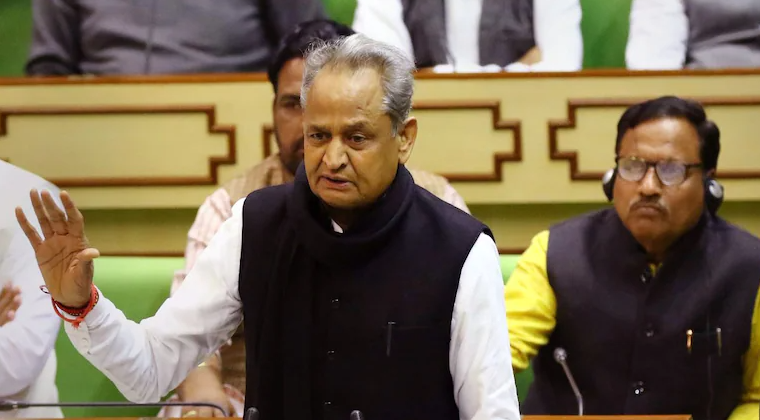 सीएम अशोक गहलोत ने खोला घोषणाओं का पिटारा
