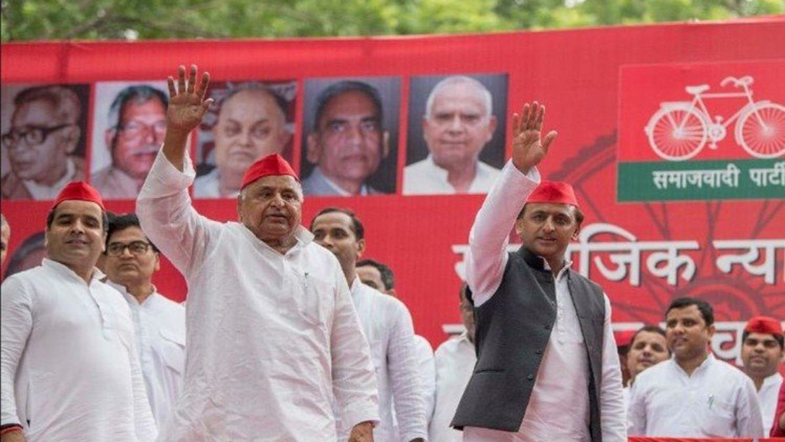 क्या करहल में फंस गए हैं अखिलेश?