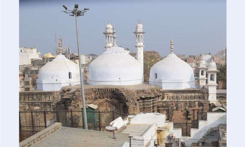 ज्ञानवापी मस्जिद के वजू खाने में मौजूद है 12 फीट 8 इंच व्यास का शिवलिंग!