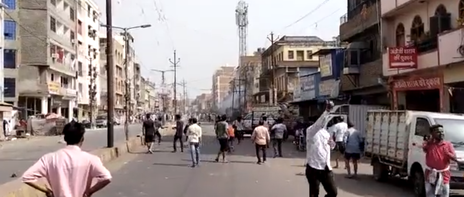 कानपुर में मचा बवाल