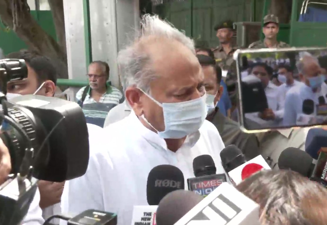 कांग्रेस नेताओं को पुलिस ने किया रिहा