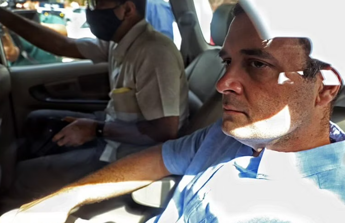 ED दफ्तर से बाहर निकले राहुल