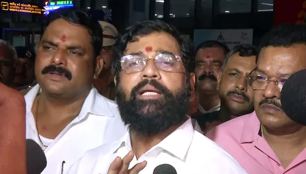 होटल के बाहर पहली बार मीडिया से मुखातिब हुए शिंदे