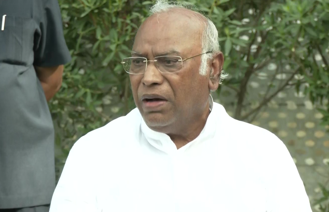 'बीजेपी कर रही है महाराष्ट्र में खेला'