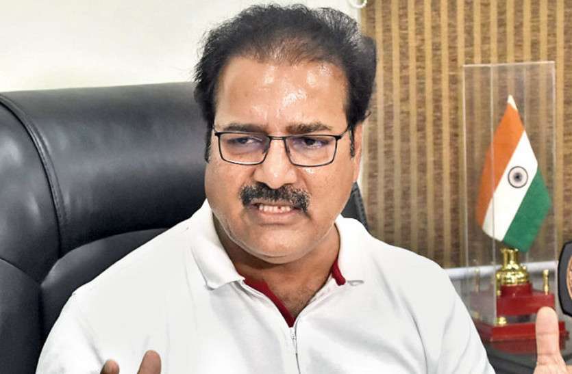 खाचरियावास के निशाने पर केंद्र