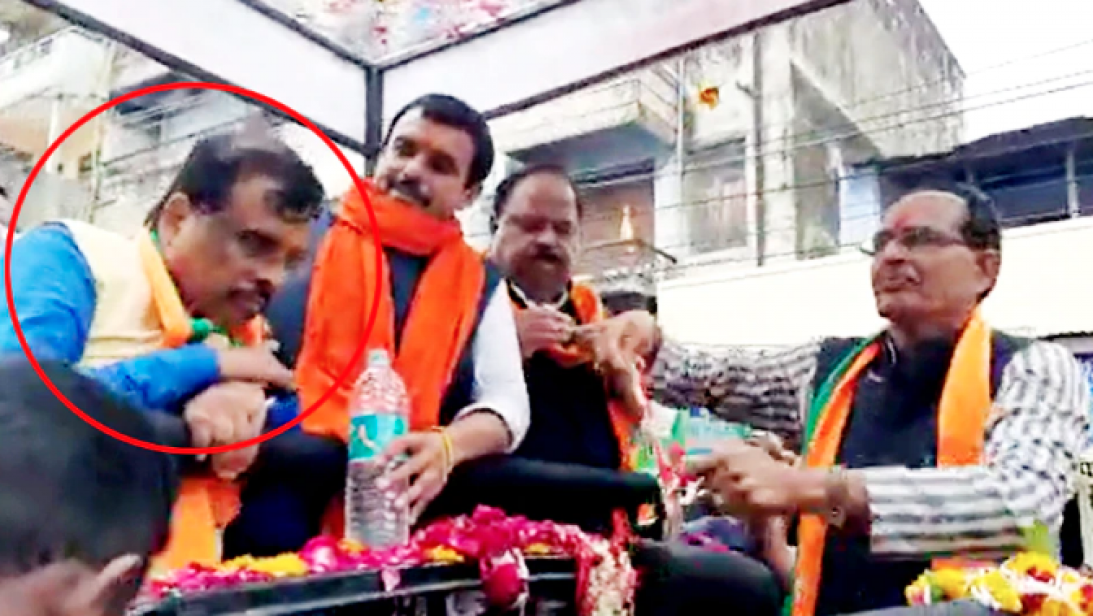 शिवराज के रोड शो में सांसद हुए बेहोश