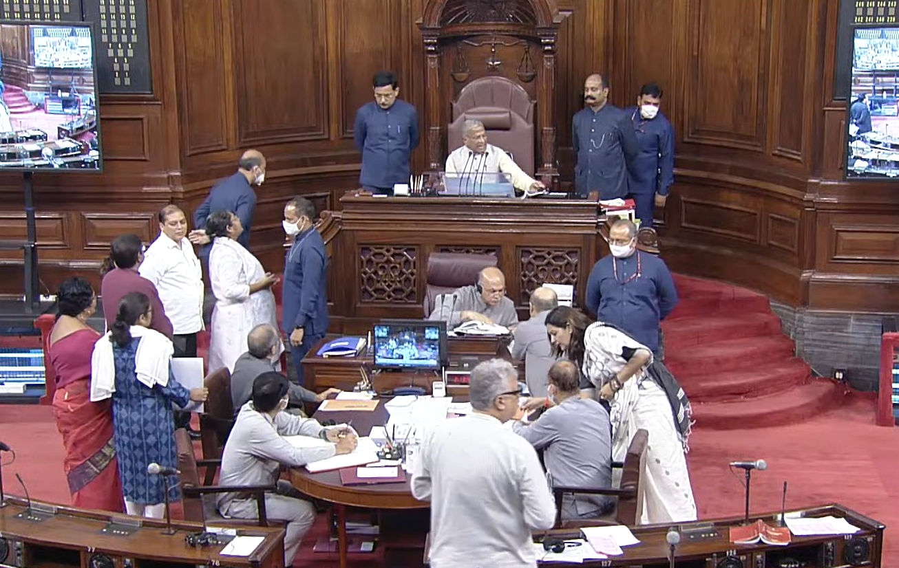 राज्यसभा के 19 सांसद एक सप्ताह के लिए निलंबित