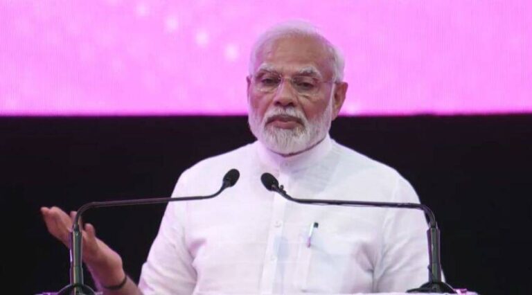 जो अपनी मां को लाइन में लगा दे, उसे बुजुर्गों से कैसा मोह?- कॉमेडियन के कटाक्ष पर यूजर्स ने दिए ये जवाब