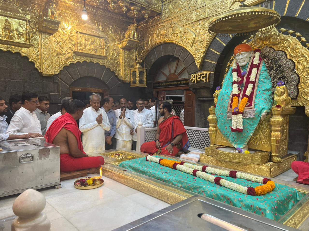 सीएम गहलोत पहुंचे शिरडी