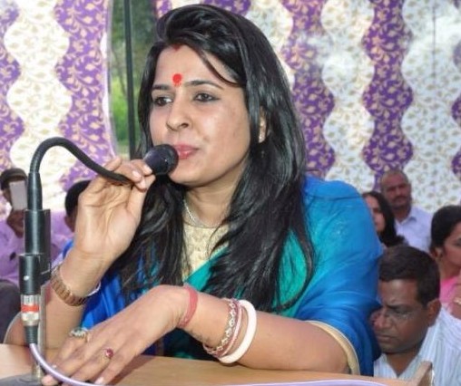 सौम्या को लगा बड़ा झटका