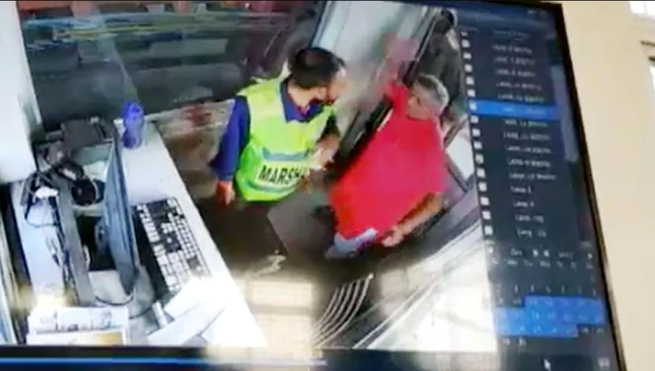 कांग्रेस विधायक ने टोलकर्मी को जड़ा थप्पड़