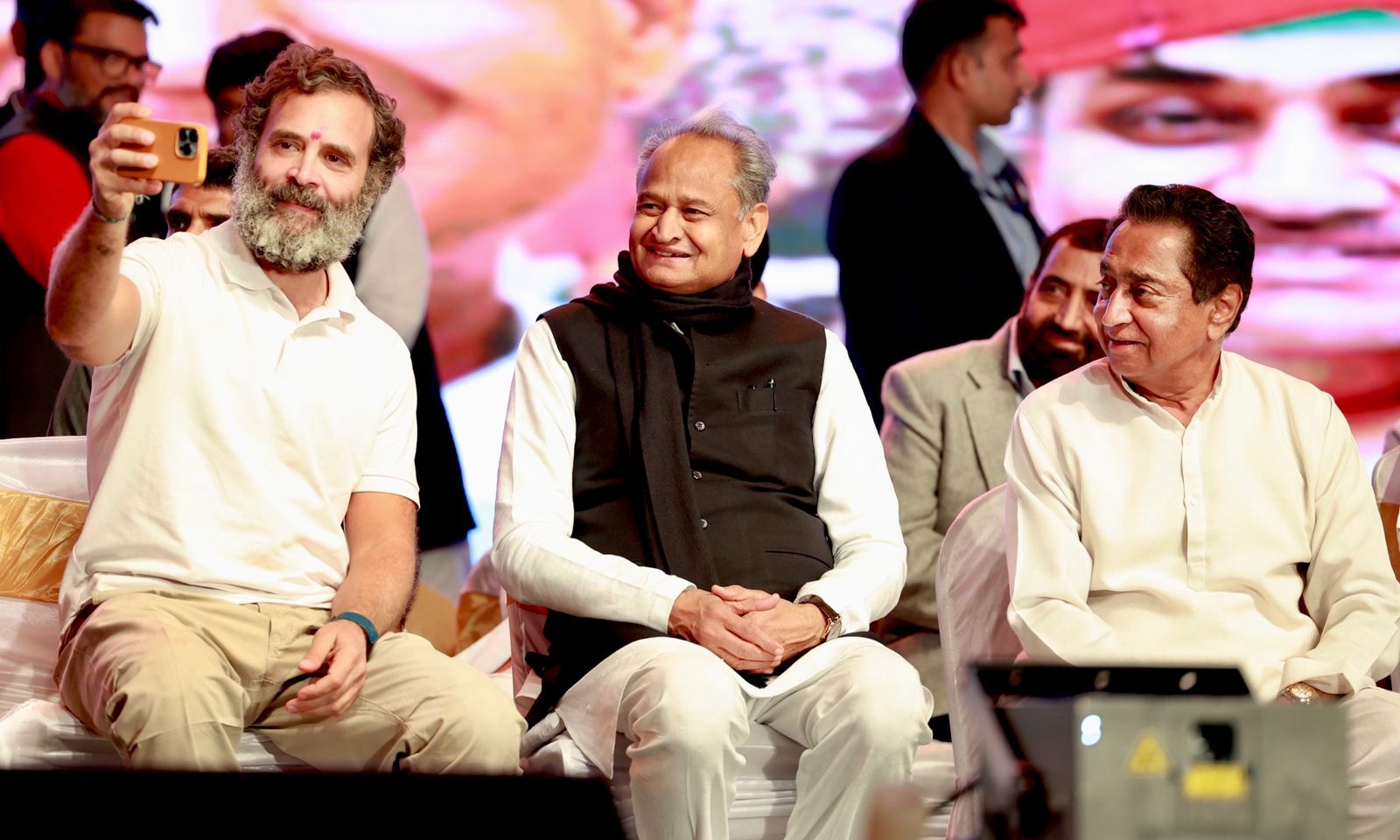 ashok gehlot with rahul gandhi in bharat jodo yatra