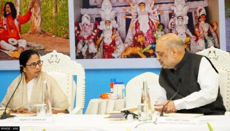 गृहमंत्री अमित शाह के सामने ही बीएसएफ अधिकारियों पर जमकर भड़कीं ममता बनर्जी, जानें क्यों?