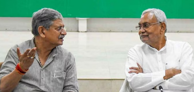क्या फिर से बीजेपी के साथ जाने की सोच रहे हैं बिहारी बाबू?