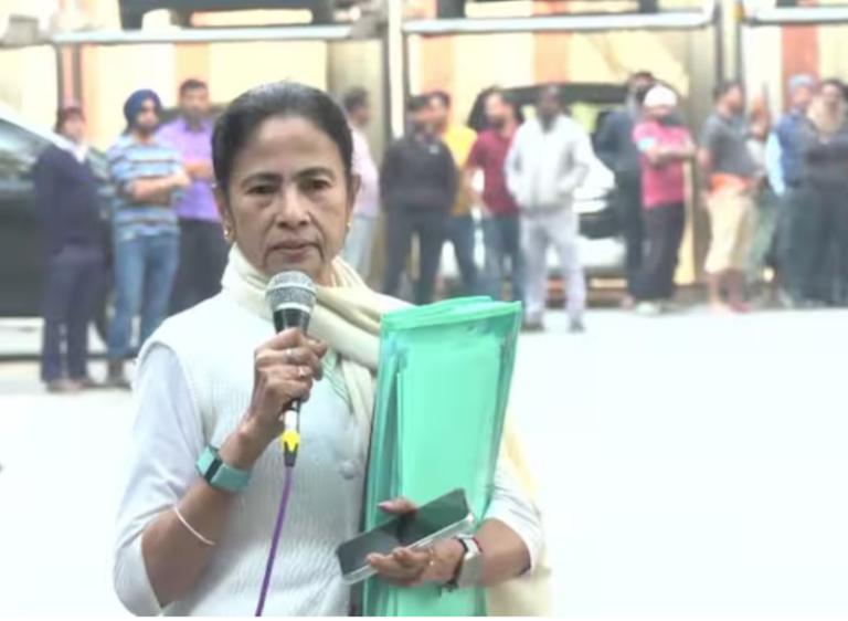 बंगाल में बवाल: ‘प्रधानमंत्री जी, अपने होम मिनिस्टर को कंट्रोल कीजिए..’ छापों पर बौखलाई ‘दीदी’